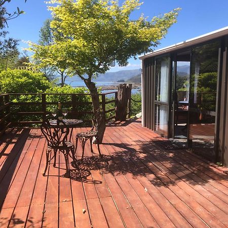 Heron Hideaway At First Light Rangihaeata Retreat المظهر الخارجي الصورة